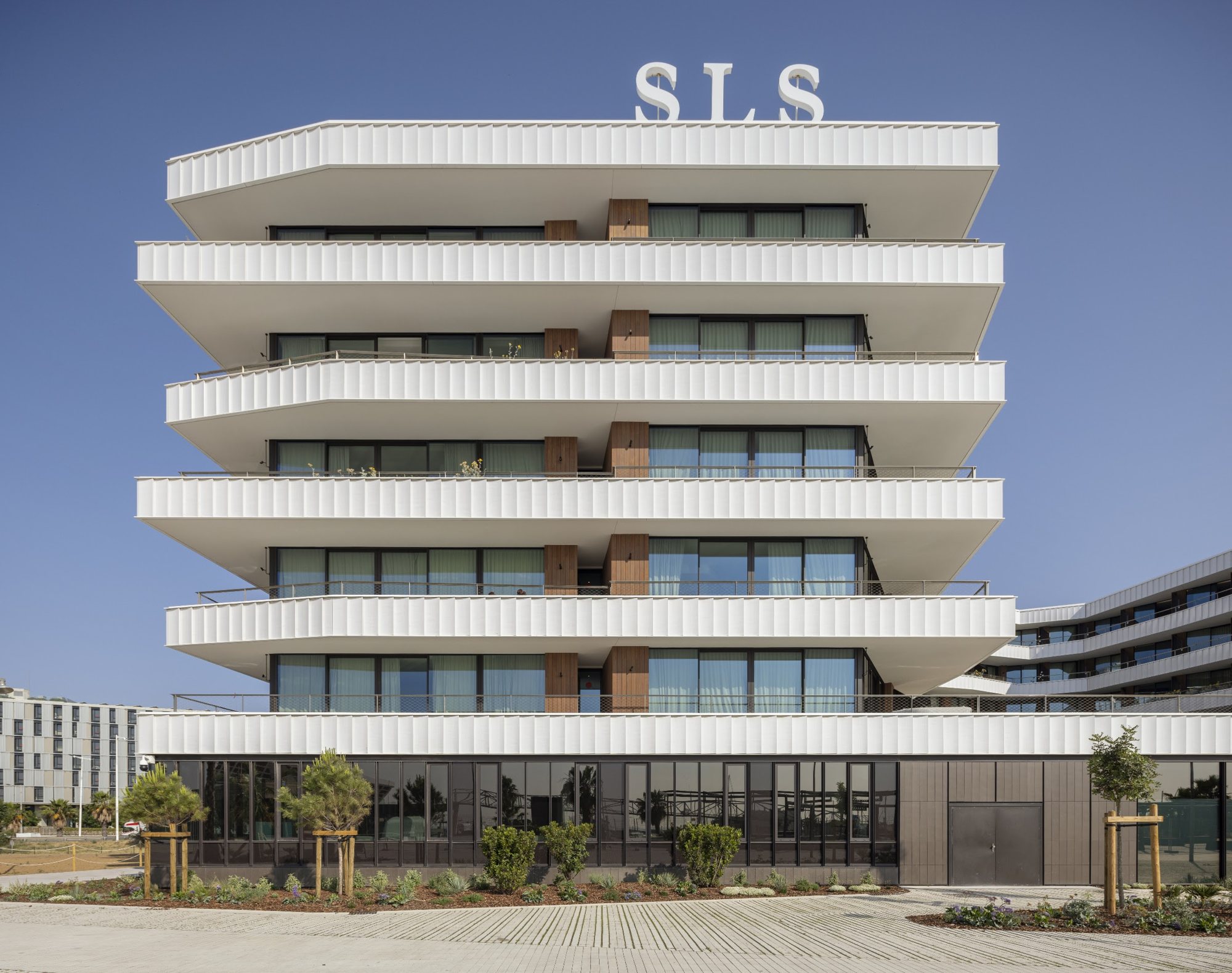 Hotel Forum — 7
