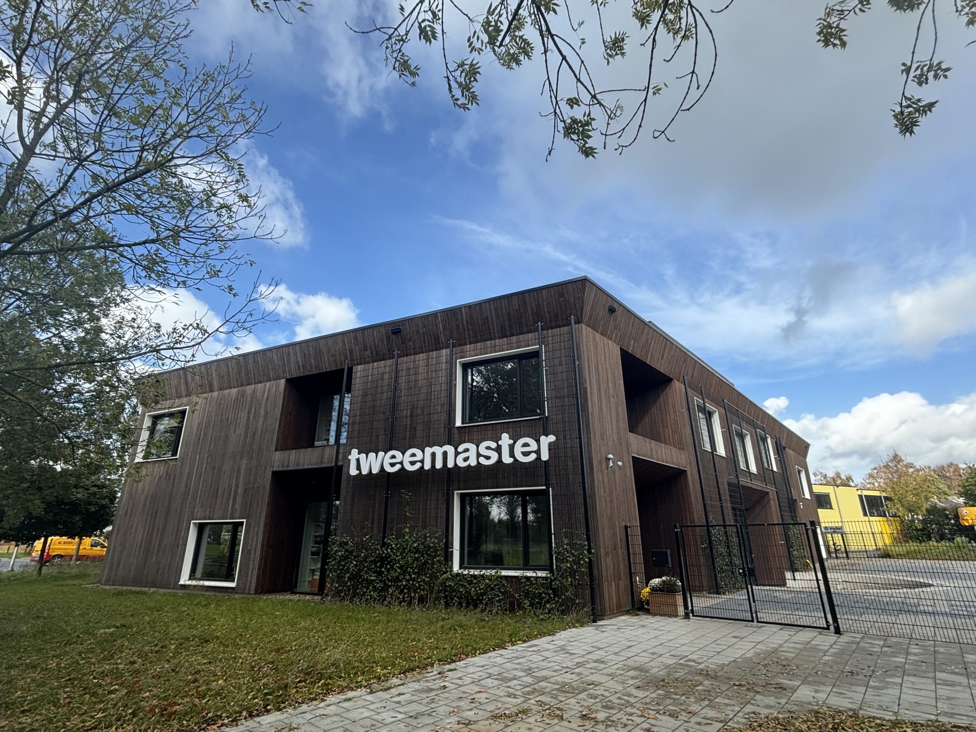 Tweemaster Headquarters — 3